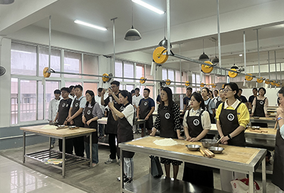 【職教活動周】—— 泗洪中專烹飪基地“花式蒸餃”活動